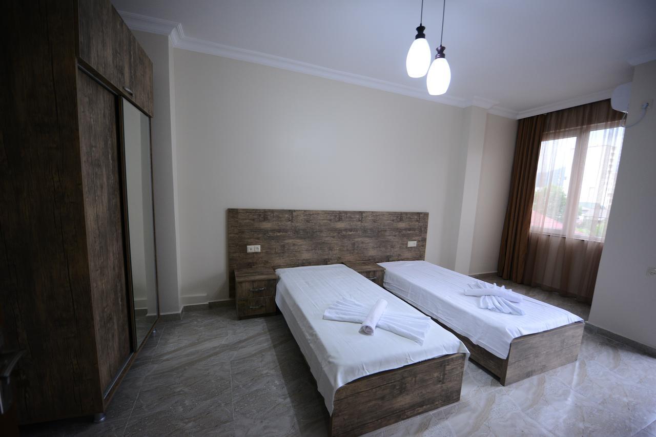 Family Hotel باتومي المظهر الخارجي الصورة