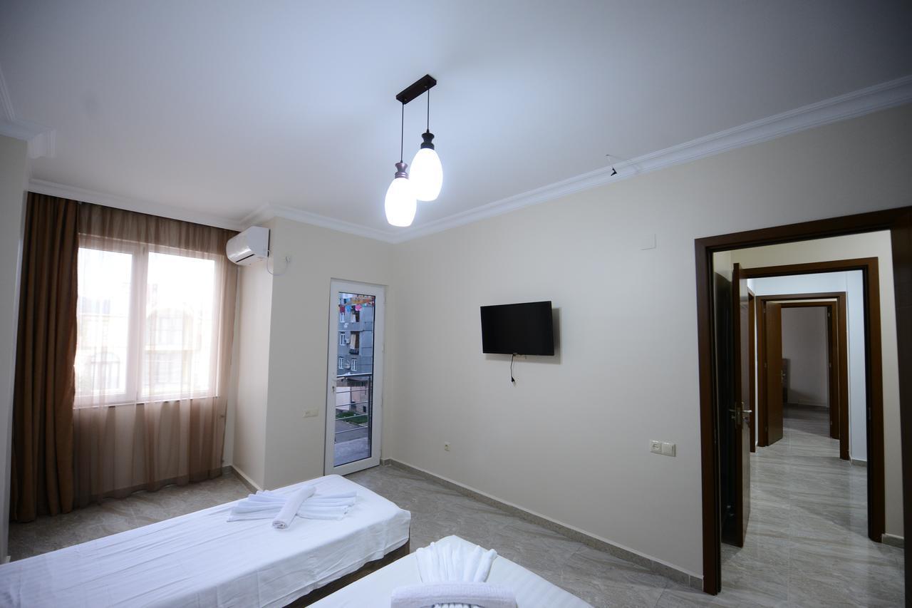 Family Hotel باتومي المظهر الخارجي الصورة