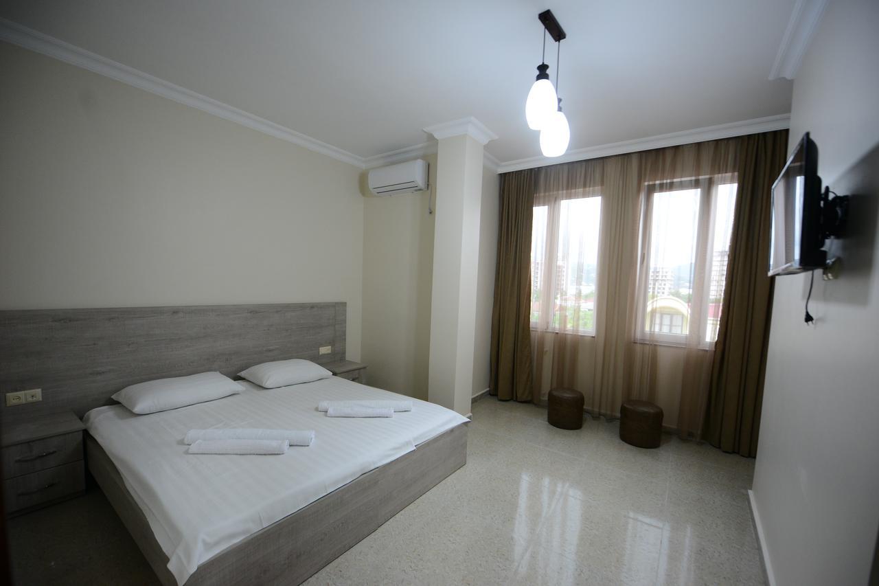 Family Hotel باتومي المظهر الخارجي الصورة